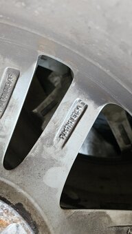 225/45R17 - 4