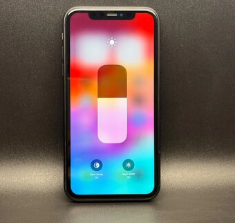 Apple iPhone 11 64GB - plně odemčený - dobrý stav - 4