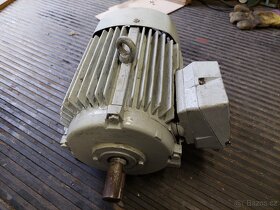 Prodám třifázový motor 4kW 1440ot. - 4