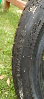 prodám 1 kus zimní pneu Tomket 245/40R18-015 - 4