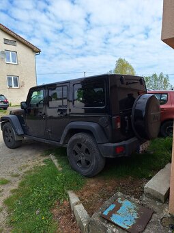PRODÁM JEEP WRANGLER JK UNLIMITED - 4