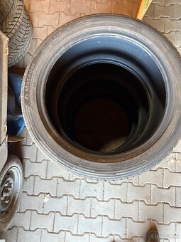 Letni pneu 235/45/19 - 4