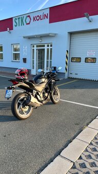Honda CBR250R - 4