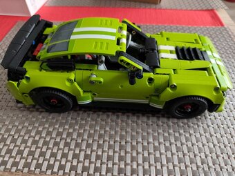 LEGO Technic 42138 Ford Mustang Shelby GT500 - 4
