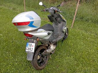Yamaha Aerox - 4