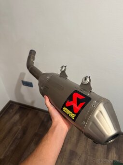 Akrapovič výfuk - 4