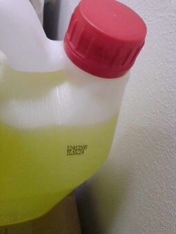 Čistící prostředky na umytí auto, obkladů, podlah a keramiky - 4