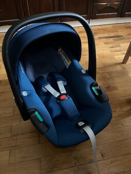 Maxi cosi Pebble 360 + základna Familyfix 360 - 4