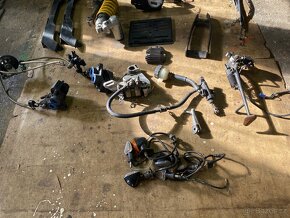 Yamaha R6 1998 - 2002 náhradní díly - 4