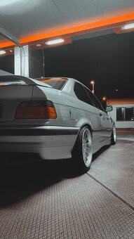 Bmw E36 325i coupe manuál - 4