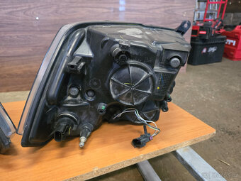 Přední světla dodge RAM 1500 - 4