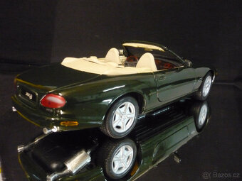 Jaguar XK8 Maisto 1/18 - 4
