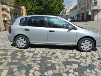 Honda Civic 7G 1.6i - 4