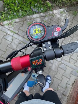 výkoná elektrická koloběžka karin kugoo m4 pro - 4