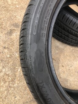 Prodám 2ks pneu Barum 235/45R20WXL - 4