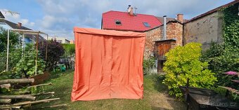 Dřevěný prodejní stánek - 4