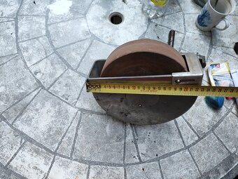 Brousící nástavec na na nějaký průmyslový robot. - 4