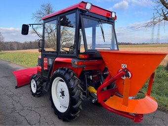 Japonský traktor KUBOTA GL 21 Diesel motor 3 válec, 21HP - 4