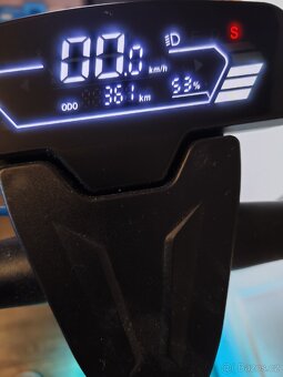 Elektrokoloběžka BLUETOUCH BT501 GREY - 4