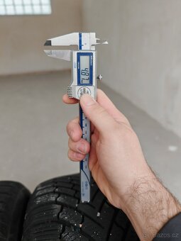 Continental 215/55/16 - 4