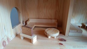Dřevěný domek pro panenky - 4