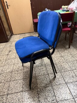 stohovatelné židle použité větší množství - 4