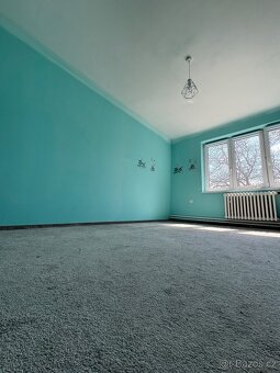 Prodej dvoupodlažního rodinného domu – Kožlany 2 samostatné - 4