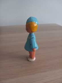 Cca 80let stará figurka letušky - 4