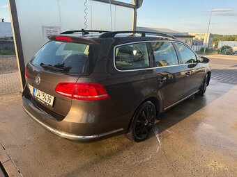 Volkswagen Passat - 4