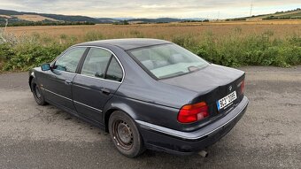 bmw e39 523i manuál - 4