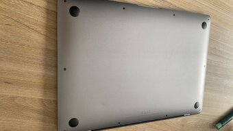 MacBook Air 2019 - 4