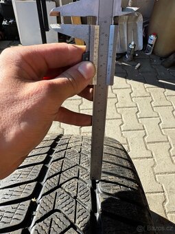 2x ZIMNÍ PNEU PIRELLI SOTTOZERO 3 – 245/40 R19, DOT 2820 - 4