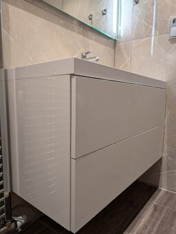 Umyvadlo se skříňkou včetně baterie - 4