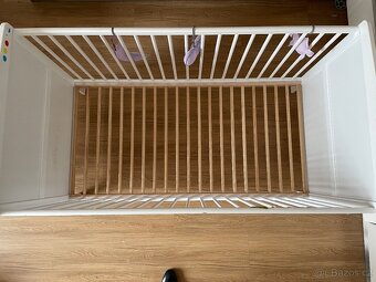 Dětská postýlka s matrací 140x70 cm dřevo, postranní vchod - 4