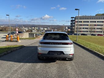 Porsche Cayenne E-Hybrid 2025 - 4