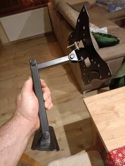 Nástěnný držák aTV - 4