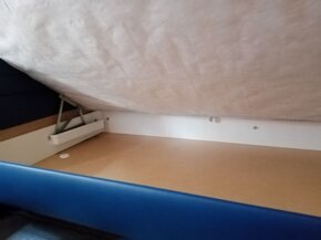 Dvojitá postel s matrací a úložným prostorem - 4