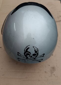 Přilba na motorku. - 4