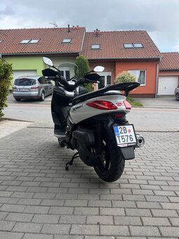 Yamaha X-max - 4