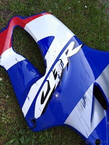 Honda cbr 600 f4i Bocni práva kapota - 4