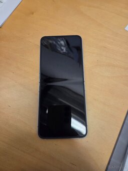 Samsung Z Flip 6 12/256gb Titan ZÁRUKA 10/2026 - 4