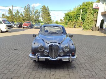 Daimler V8 250 - 4