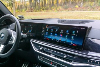 BMW kompletní infotainment - display - 4