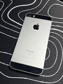 iPhone SE (1. gen.), 32 GB, černá - 4