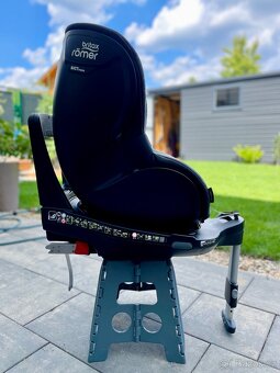Britax Römer DUALFIX M i-SIZE – Marble Blue - 4