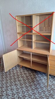 Zachovalá dýhovaná sektorová retro skříňka se zásuvkami - 4