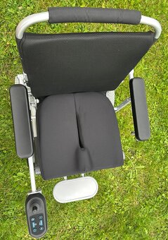Prodám levně elektrický invalidní vozík - 4