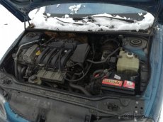 Prodám veškeré díly z vozidla Renault Laguna 1.6i, 16V - 4