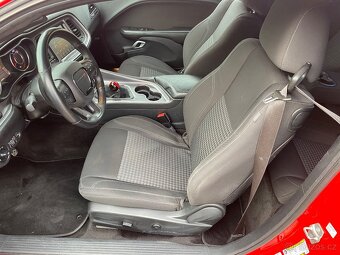 Dodge Challenger V8 manuál - 4