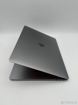 MacBook Pro 15" 2019 Space Gray (100% Batérie) + ZÁRUKA - 4